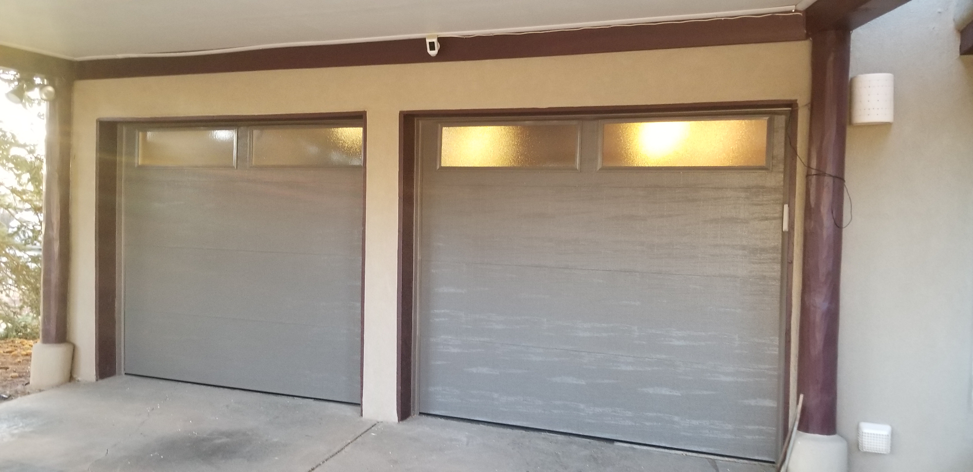 Modern flush-panel double bay